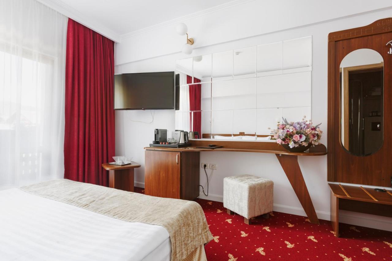 Manor Ski Hotel Predeal Buitenkant foto